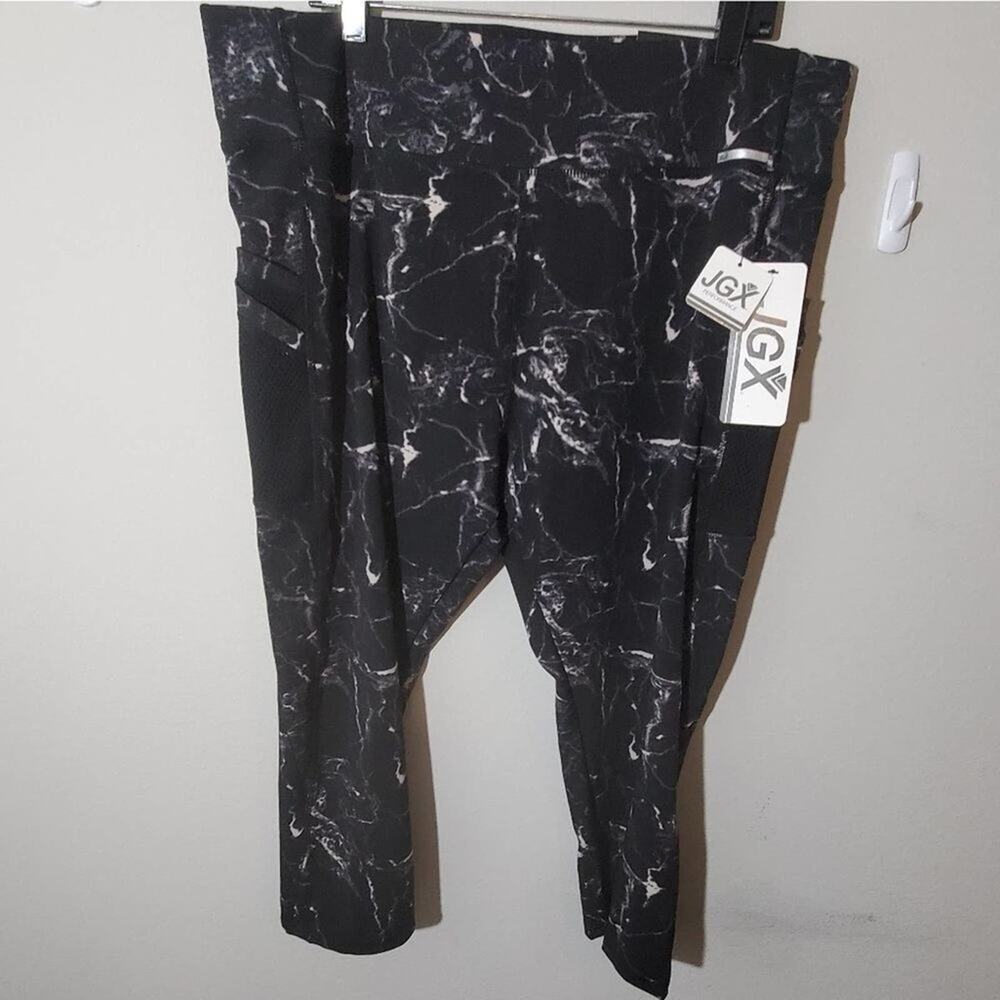 High Rise Compression Pocket Active Leggings Plus - image 1